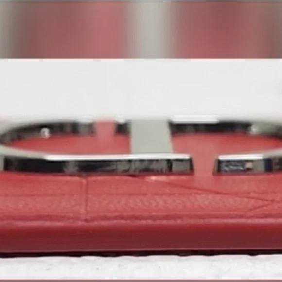 DIOR Beauty Red Quilted Petite Mirror - Picture 3 of 4